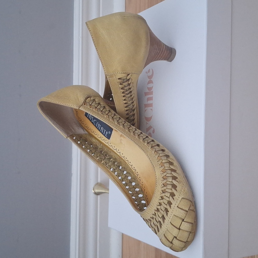 Heels - Picture 2 of 4